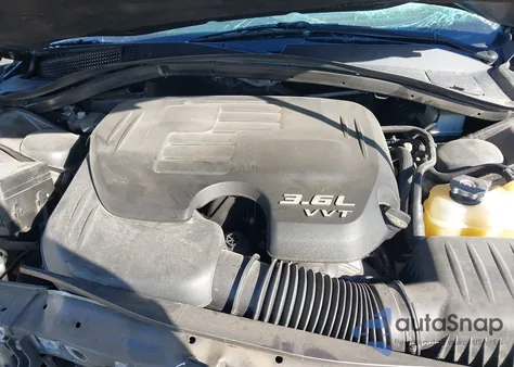 2018 Chrysler 300 300S z USA, uszkodzony, nr VIN 2C3CCABG0JH240557